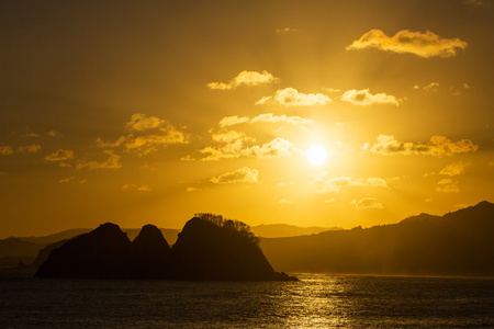 美丽的夕阳海