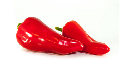 健康饮食概念, 新鲜有机红辣椒 isolaed 在白色背景, 食物成份 新鲜和可口, 甜红色 kapia 辣椒
