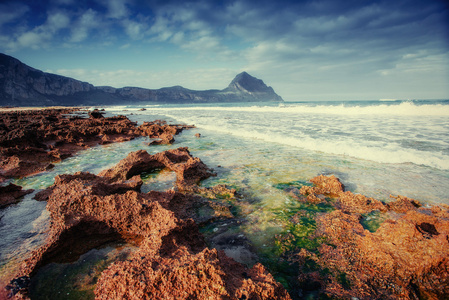 风景名胜多岩石的海岸线海角 Milazzo.Sicily 意大利