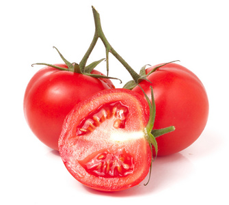 番茄的一半孤立在白色背景上的分支