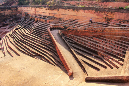 在纳哈伽堡在斋浦尔，拉贾斯坦邦，Ind 传统 stepwell