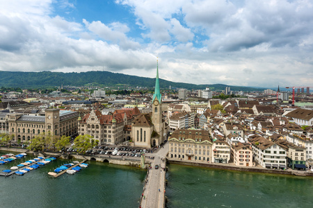 苏黎世瑞士苏黎世，利马河沿岸旧城的鸟瞰图