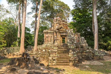 Pithu 寺遗址是柬埔寨暹粒复杂吴哥窟的高棉古庙, 在夏季的一天
