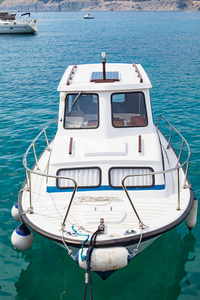 克尔克岛海港, 亚得里亚海的一艘私人小船图片
