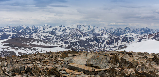 云与阿尔卑斯山