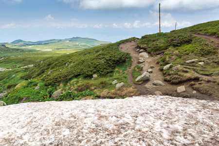 保加利亚索非亚 Cherni Vrah 峰附近的 Vitosha 山景观