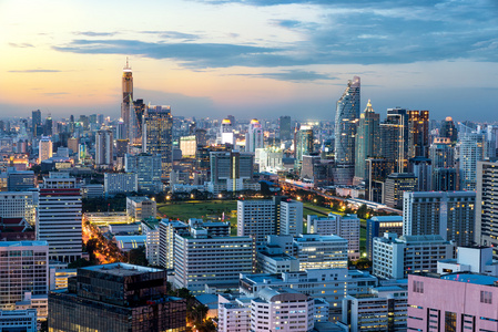 曼谷城市天际线与摩天大楼建设中心商务