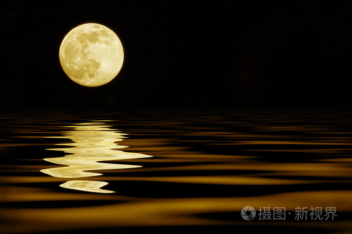 黄色的月亮海