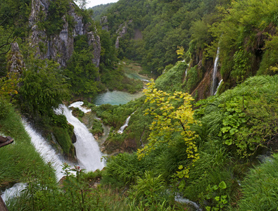 克罗地亚, 28062018 瀑布在普利特维切湖国家公园, 一个最旧的公园在状态, 在克罗地亚中部山区喀斯特地区在边界到波