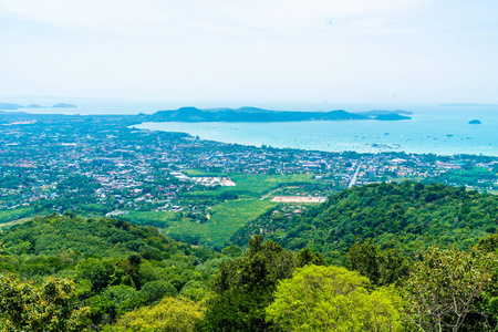 普吉岛城市天际线, 海海滩和蓝天