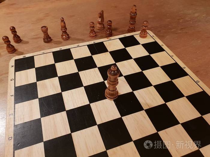 如何玩棋盘游戏棋.即兴创作和不同的角度棋集, 棋子和
