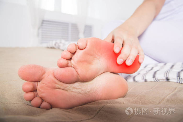 女人的腿疼, 脚跟痛, 在家中按摩女性脚