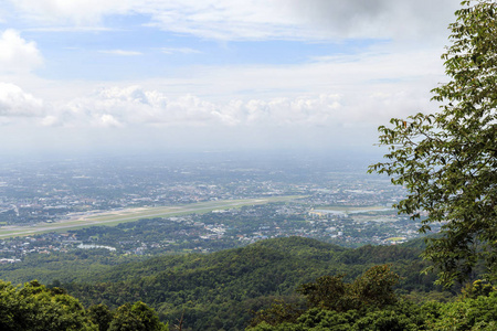 清迈城市和机场与天空, 从高山看