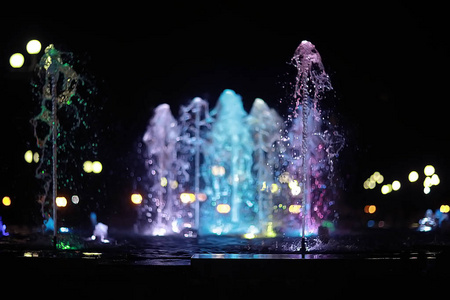 喷泉中的彩色水射流, 城市夜景照明