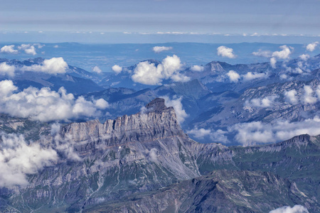 冬天风景高山高山的鸟瞰图