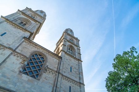 瑞士苏黎世格罗斯教堂著名塔楼上的美丽建筑