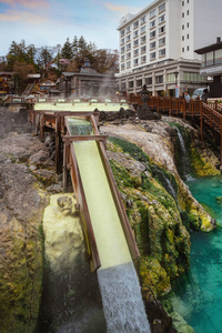 日本群马县草津温泉 Yubatake 温泉