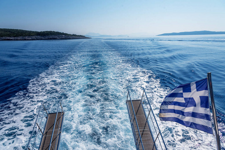 夏季前往希腊的游船旅行