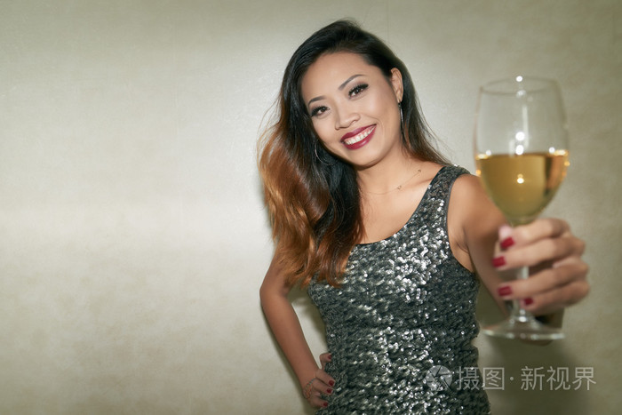 敬酒杯香槟的女人