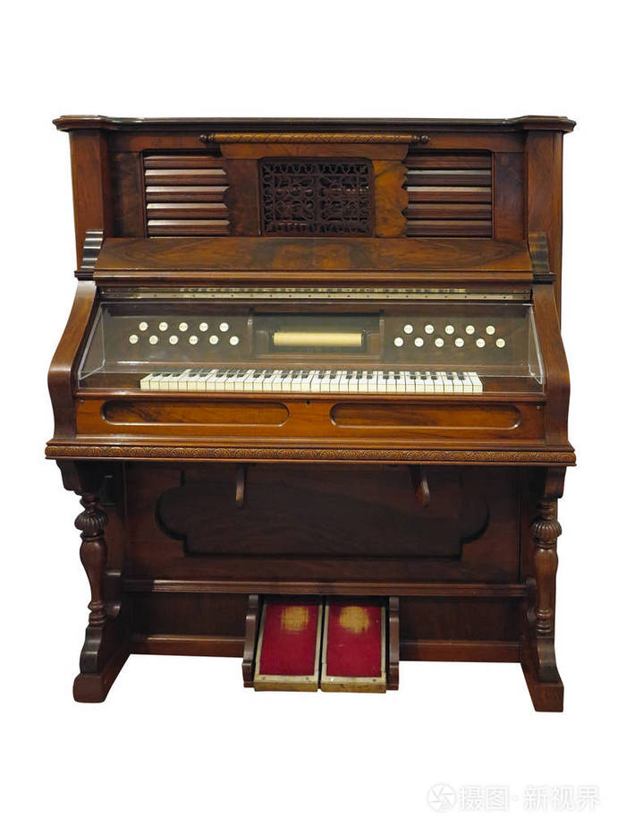 老式老直立德语自动钢琴隔绝在白色背景之下