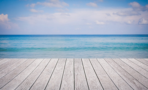 木地板与美丽的海洋