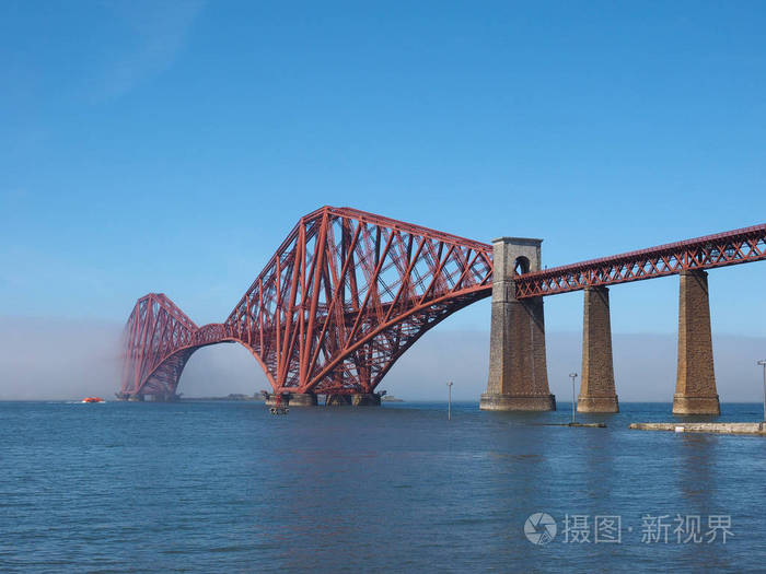 第四桥悬臂式铁路大桥横跨1882年在英国爱丁堡建造的