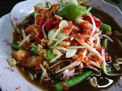 泰国黑蟹辣木瓜叫农家蟹和鲜虾, 泰国著名的引导食品