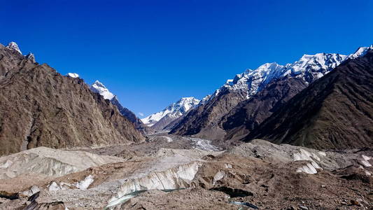 Masherbrum 山顶在 Goro Ii 阵营在早晨, K2 基地阵营, 巴基斯坦