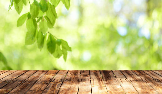 空的木桌上自然背景