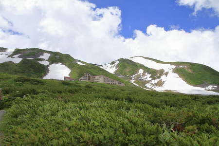 日本富山夏季立山雪山