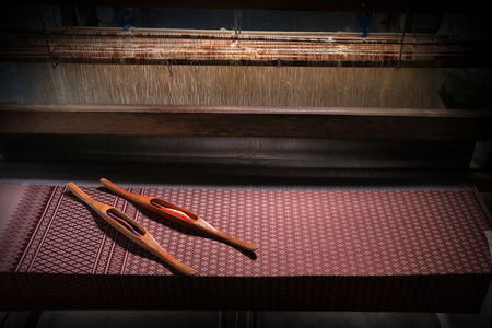 泰国丝绸。泰国传统织布机