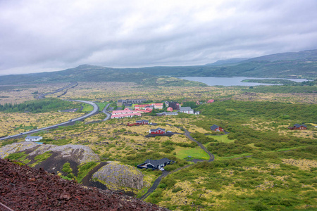 冰岛 Grabrok 熔岩谷的戏剧性全景