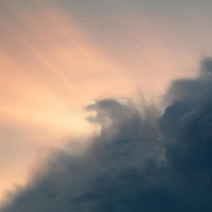 暴风雨前的天空