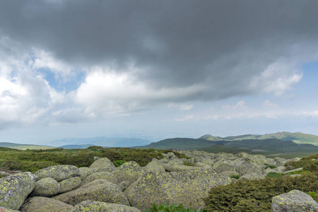 保加利亚索非亚市 Cherni Vrah 峰附近 Vitosha 山的壮观全景