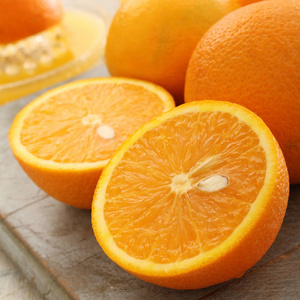 准备新鲜成熟的橘子