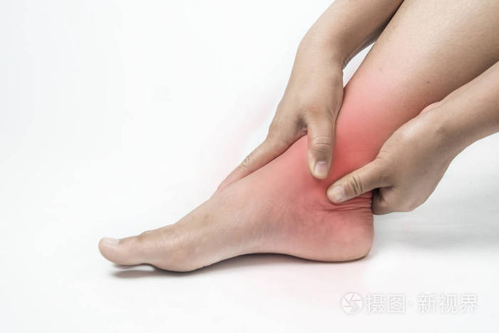 脚踝受伤的人踝关节疼痛, 关节疼痛的人医疗