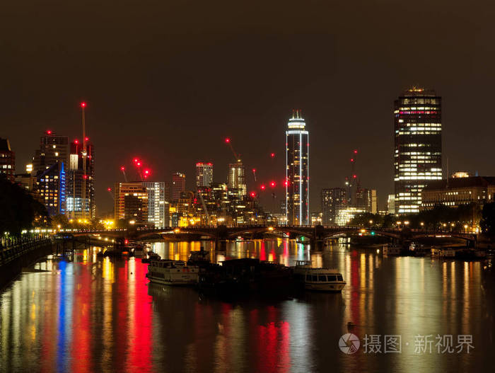 伦敦泰晤士河, 兰贝斯和西敏寺区从兰贝斯桥在