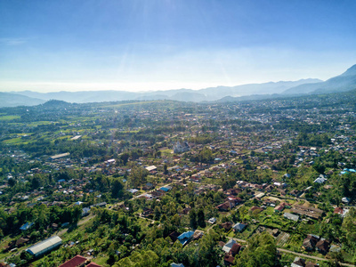 印度尼西亚东部东努沙登加拉省西部 Ruteng 镇鸟瞰图
