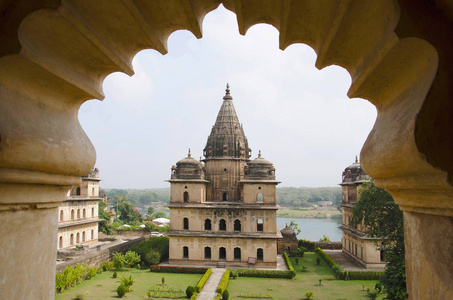 chhatri 在 Orchha 的外部视野。Orchha。中央邦。印度