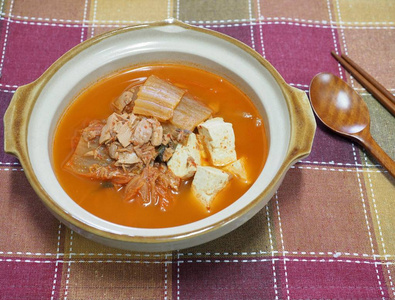 韩国菜泡菜炖泡菜jjigae