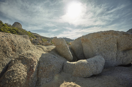 细节在 hdr 的一些岩石, 形成了一个岩石海滩在撒丁岛南部
