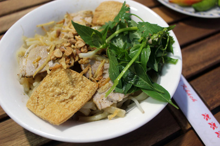 不同的东南亚食品 越南人柬埔寨菜老挝人马来西亚人。有一点是肯定的 香料和草药
