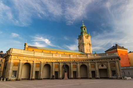 瑞典国王官邸瑞典皇宫官邸的万怡广场, 位于瑞典斯德哥尔摩圣尼古拉斯 storkyrkan 的古老历史城镇区 gamla stan