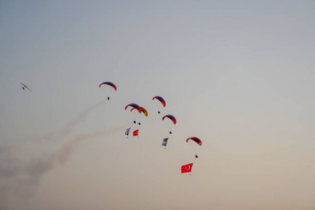 巴巴达格滑翔伞, 可欣赏土耳其费特希耶奥卢德尼兹的壮丽景色