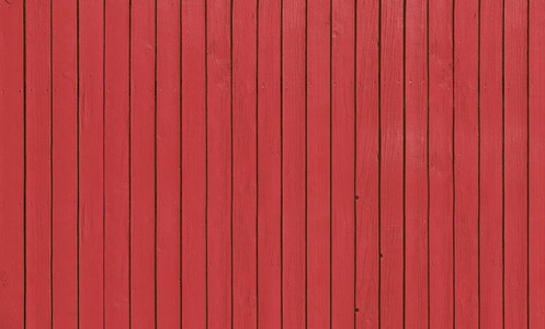 用平行的木板，用红油漆的木栅栏