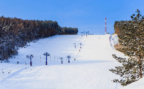 卡吞山滑雪。度假村 Belokurikha。阿尔泰山，俄罗斯