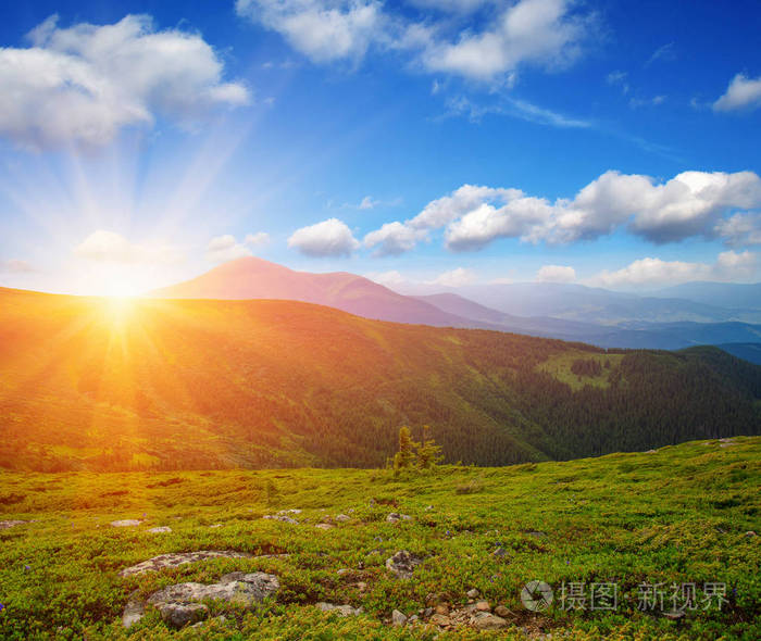 与太阳山风景