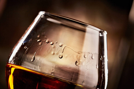玻璃与干邑 closeup.taste 的 cognac.athmospheric 照片