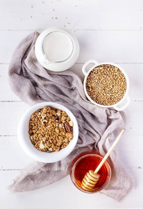 格兰诺拉麦片燕麦和谷物早餐图片