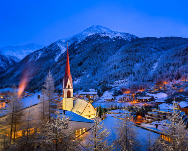 清晨，Tirol，奥地利 solden 滑雪度假村天际线